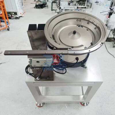 Sistema de Alimentación Vibratoria con Motor de Vibración Electromagnética y Controlador CUH Optimizado para una Alimentación Precisa de Materiales en Fábricas