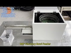 Sistema de alimentación de montaje del alimentador de cuenco vibratorio personalizado con velocidad estable