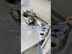 Alimentador vibratorio para transportar piezas pequeñas